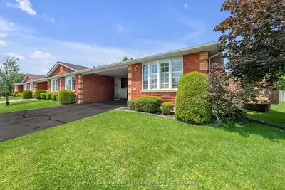Condo Townhouse in Brantford