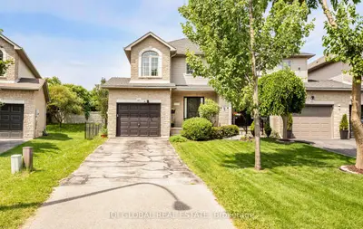 Att/Row/Townhouse in Hamilton