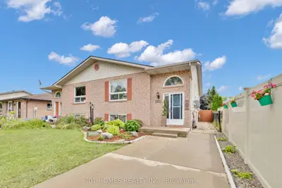 Semi-Detached in Tecumseh