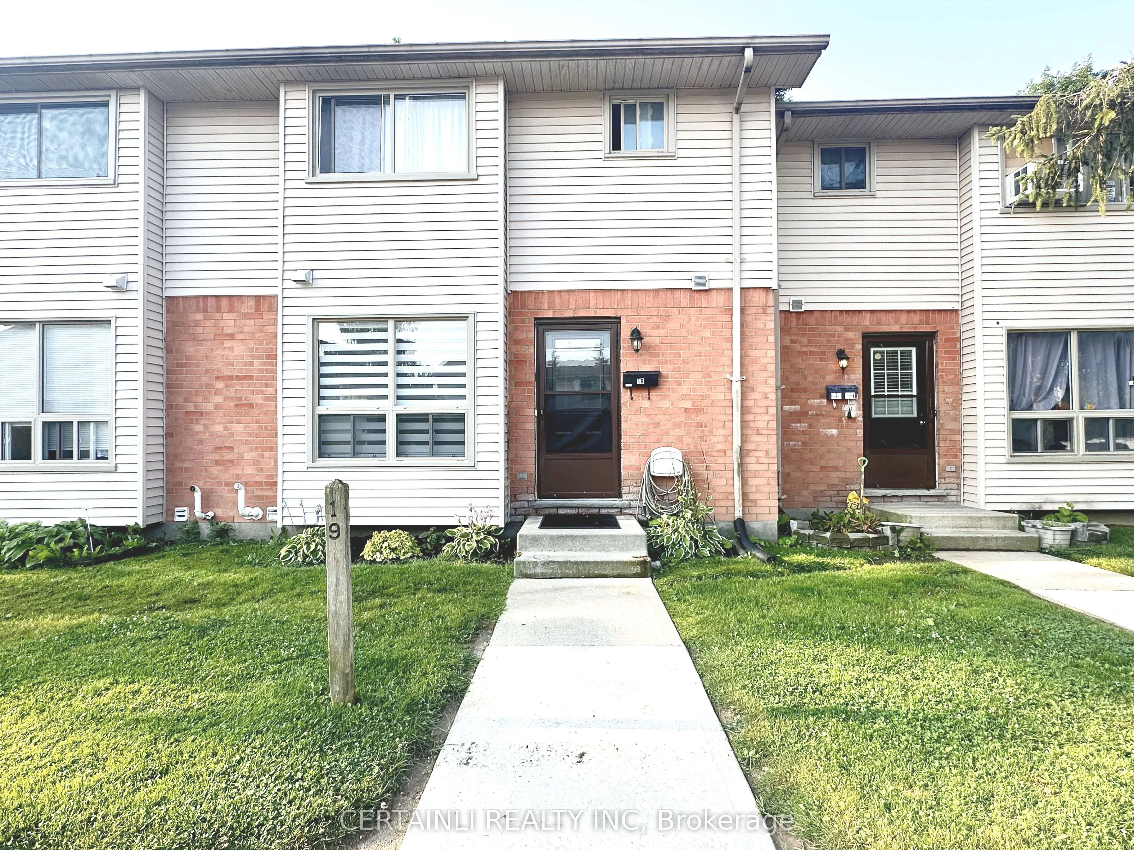355 Sandringham Crescent 19,, London South, ON N6C 5K3