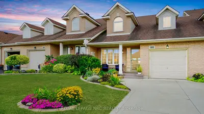 Att/Row/Townhouse in Welland
