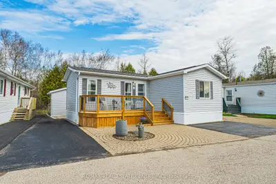 Common Element Condo in Puslinch