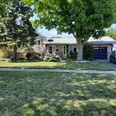 Detached in Sarnia