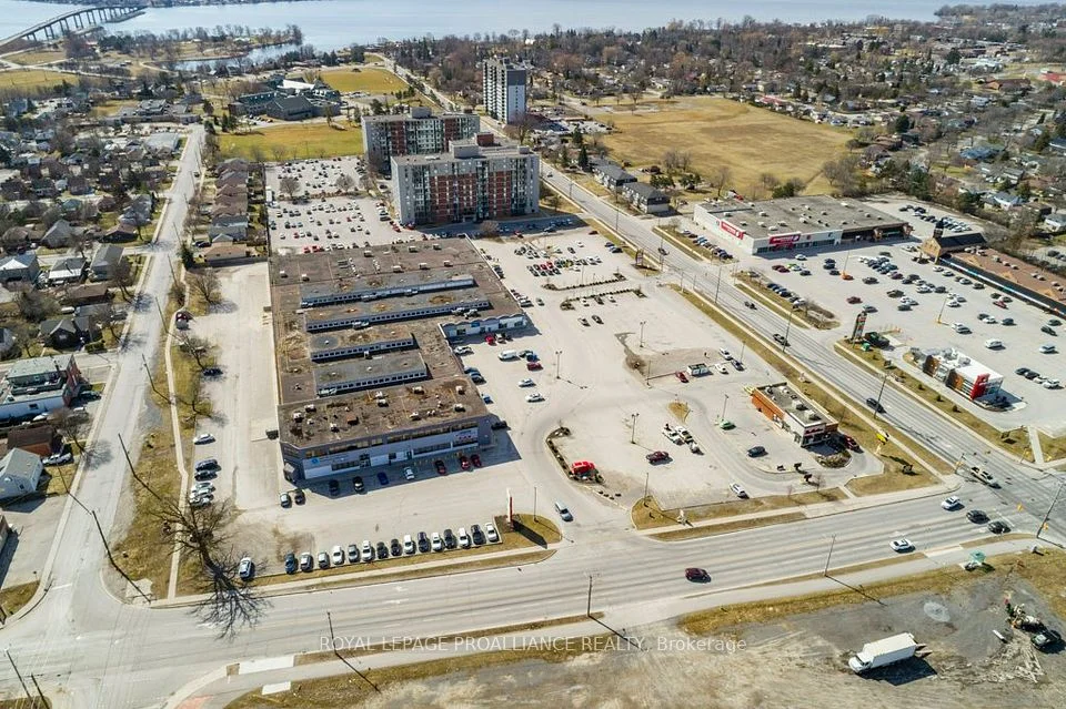161 Bridge Street W 8, Belleville, ON K8P 1K2