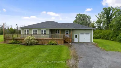556 Water Road, Prince Edward County, On K0k 1w0