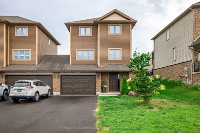 Att/Row/Townhouse in Lincoln