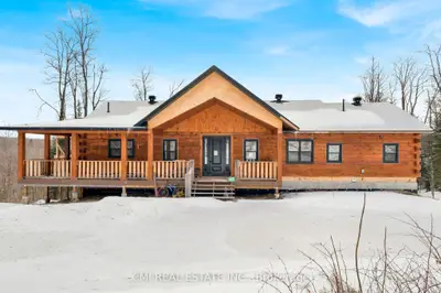 Detached in Hastings Highlands