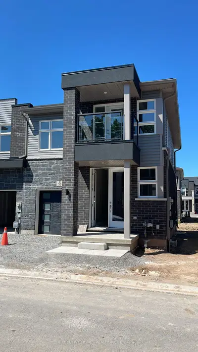 Att/Row/Townhouse in Niagara Falls