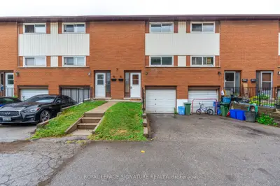 Condo Townhouse in Hamilton
