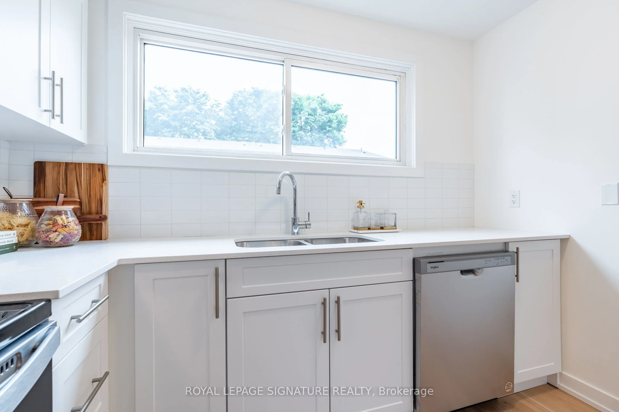 Condo Townhouse in Hamilton