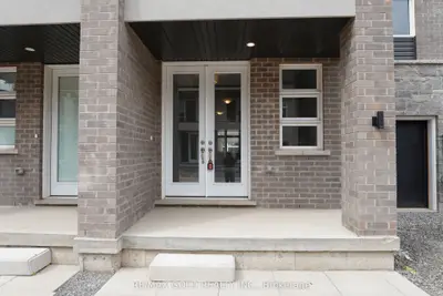 Att/Row/Townhouse in Niagara Falls