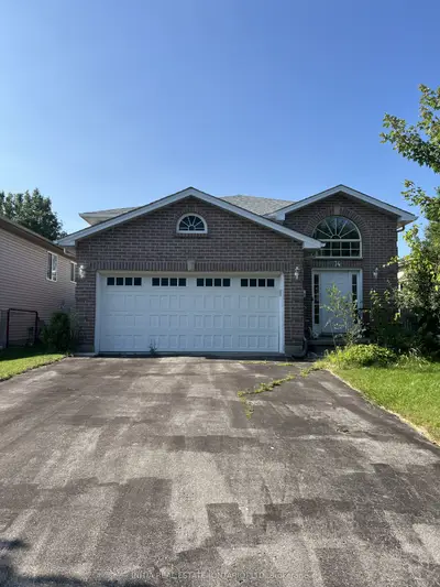 74 Kennedy Place, London East, On N5v 4w1