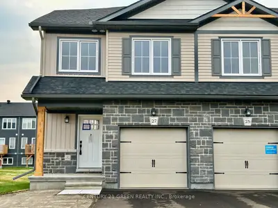 Att/Row/Townhouse in Smiths Falls