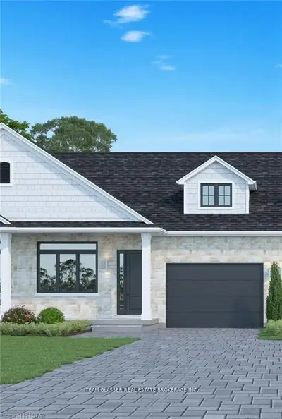 Att/Row/Townhouse in South Huron