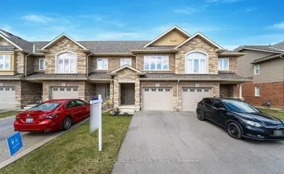 Att/Row/Townhouse in Hamilton