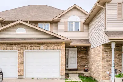 Condo Townhouse in Kitchener