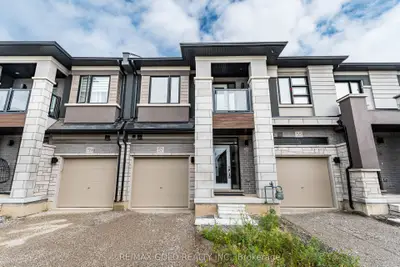 Att/Row/Townhouse in Brant