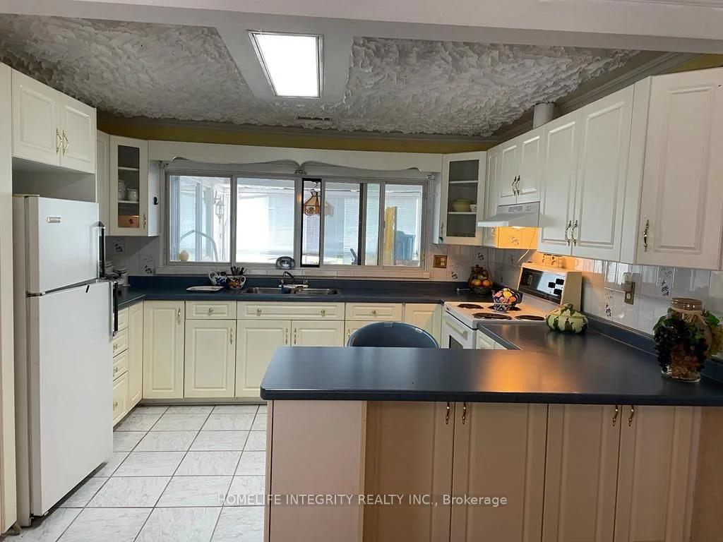 2434 County Rd 15 , Prince Edward County, ON K0K 2T0