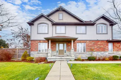 Condo Townhouse in Guelph