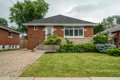 316 East 42nd Street, Hamilton, On L8t 3a7