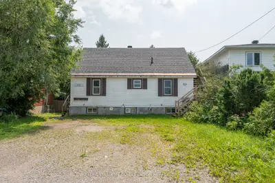 Triplex in Sault Ste Marie