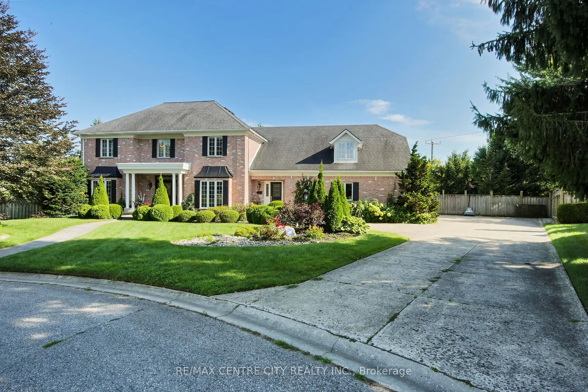 Detached in Middlesex Centre