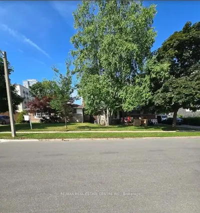 Detached in Waterloo