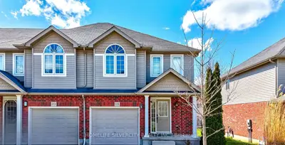 Condo Townhouse in Kitchener