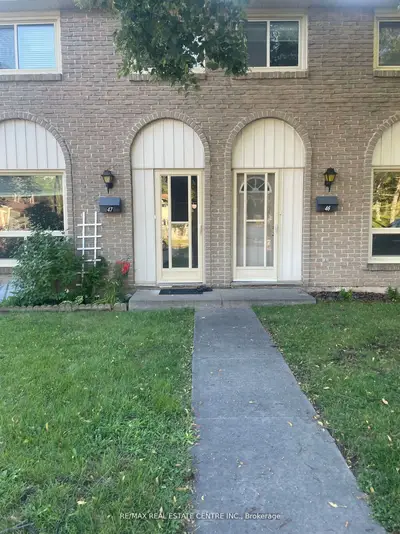 Condo Townhouse in Kitchener