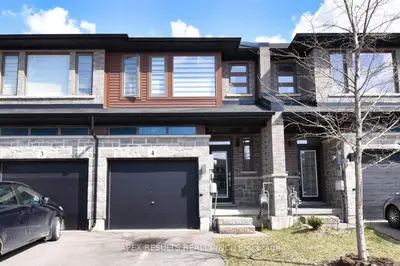 Att/Row/Townhouse in Hamilton