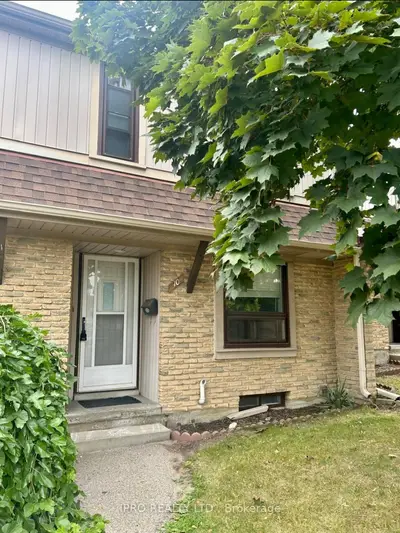 Condo Townhouse in Kitchener