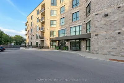 Condo Apartment in St. Catharines