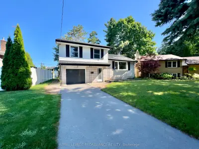 Detached in Belleville