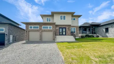 Detached in Sudbury Remote Area