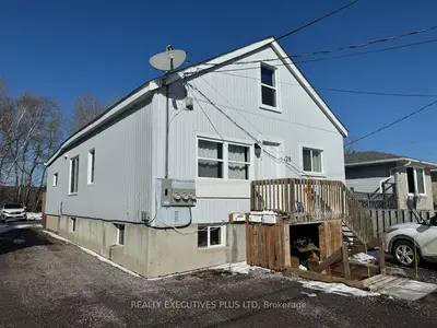 Triplex in North Bay