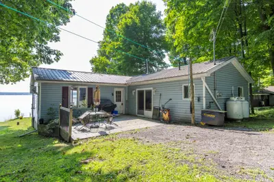 Detached in Marmora and Lake