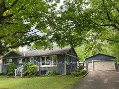 2462 Chestnut Street, Strathroy-Caradoc, ON N0L 1W0