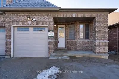 17 Harwood Street, Tillsonburg, On N4g 0h9