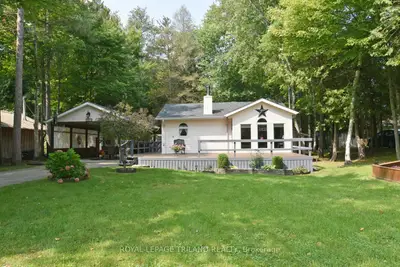 Detached in Lambton Shores