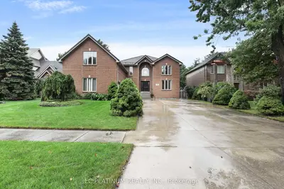 Detached in Tecumseh