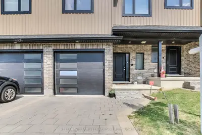 Att/Row/Townhouse in London North