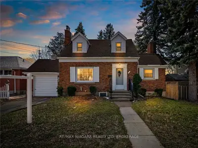Detached in Brantford