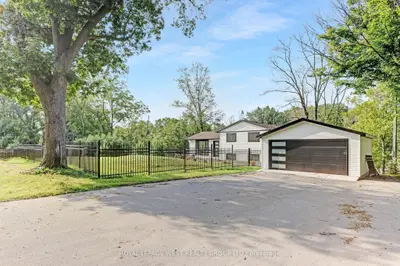 Detached in Brantford