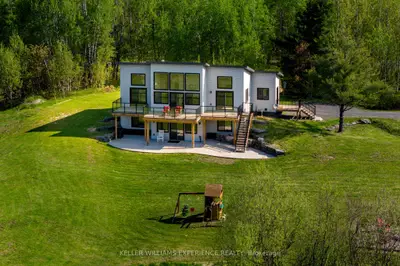 Detached in McKellar