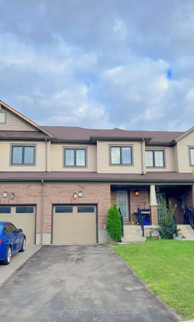 Att/Row/Townhouse in Hamilton