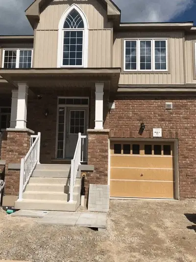 Att/Row/Townhouse in East Luther Grand Valley
