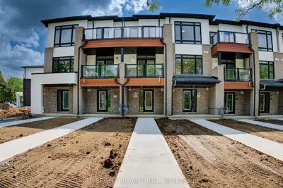 Att/Row/Townhouse in St. Catharines