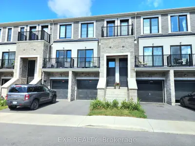 Condo Townhouse in Hamilton
