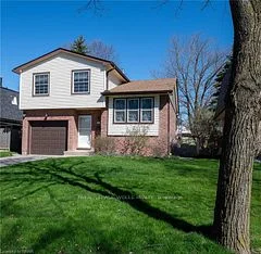 107 Glenroy Crescent, London South, ON N5Z 4H8