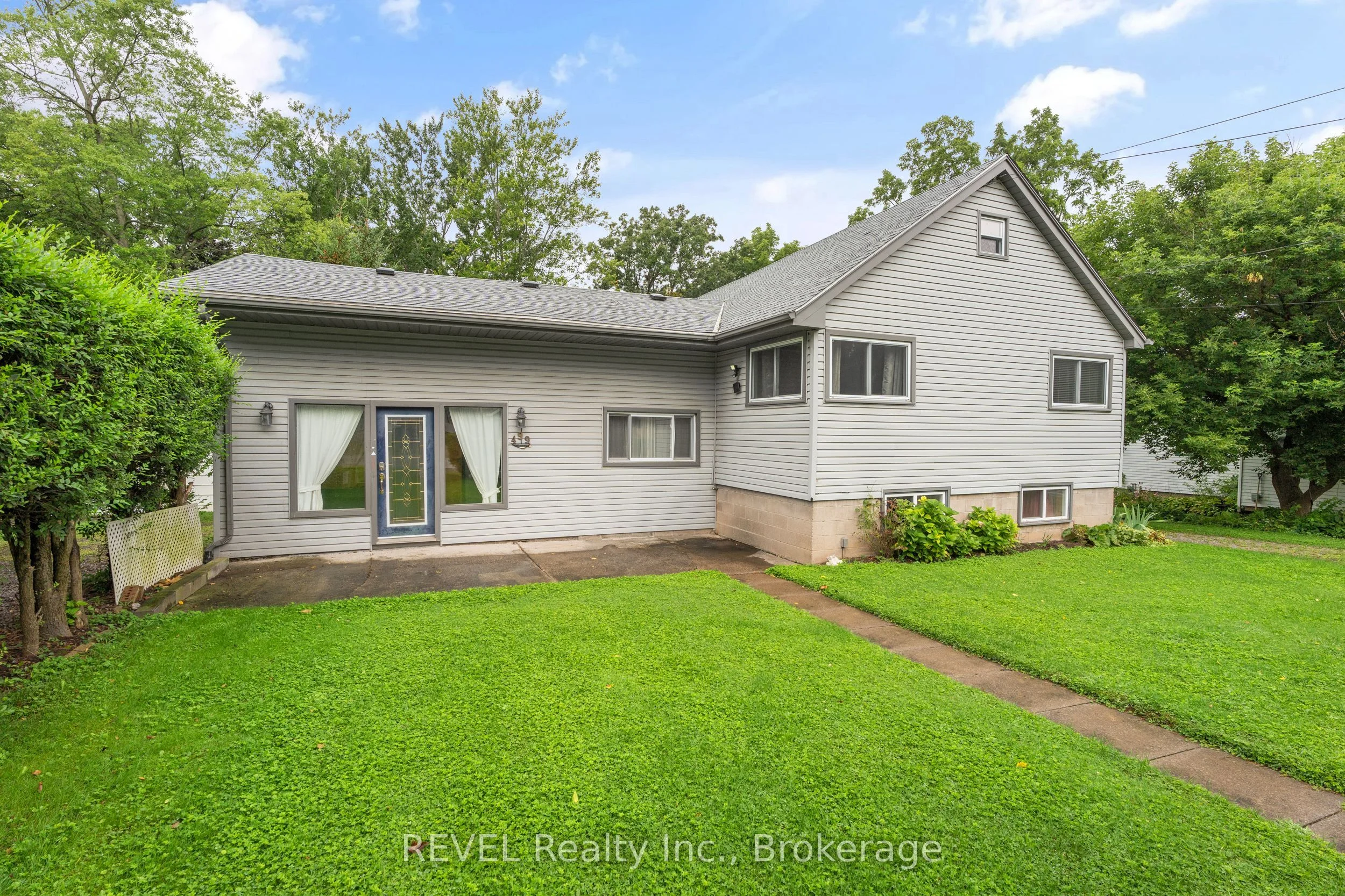 Detached in Fort Erie